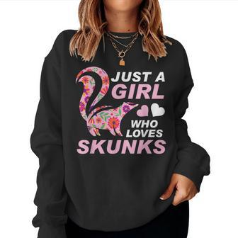Just A Girl Who Loves Skunks Vintage Retro Skunk Women Sweatshirt - Monsterry