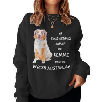 Ne Sous-Estimez Jamais Une Avec Un Berger Australien Avec Col En V Women Sweatshirt - Cadeauxyz