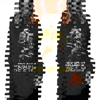 Pin Up Girl Avion Militaire Rétro Glam Avec Un Côté De Sass Women Sweatshirt - Cadeauxyz