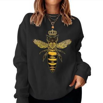 Vintage Queen Bee Earth Day Nature Love Save The Bees Women Sweatshirt - Monsterry DE