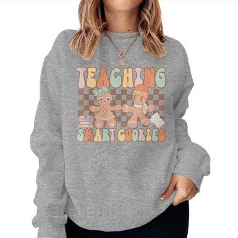 Retro Teaching Smart Cookies Teacher Christmas Gingerbread Women Sweatshirt - Thegiftio