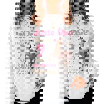 Enfant Juste Une Fille De 9 Ans Qui Aime Les Chevaux Cavalière Women Sweatshirt - Cadeauxyz