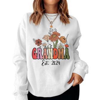 Flowers Groovy Retro Grandma Est 2024 Grandma To Be Women Sweatshirt - Seseable