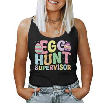 Egg Hunt Supervisor Retro Egg Hunting Party Mom Dad Easter Women Tank Top | Mazezy DE