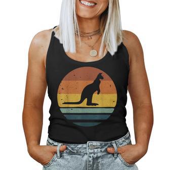 Kangaroo Vintage Retro Mom Dad Women Tank Top - Monsterry