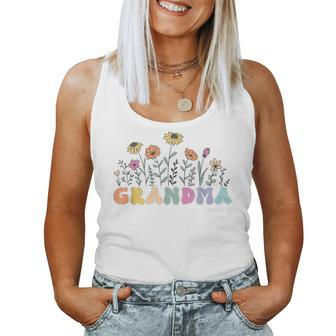 Grandma Flowers Groovy Retro Hippie Wildflower Mother's Day Women Tank Top | Mazezy DE