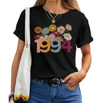 1994 Birth Year Vintage Wildflowers Daisy 29Th Birthday 1994 Women T-shirt - Monsterry DE