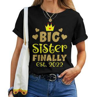 Become Big Sister 2022 Crown Women T-shirt - Monsterry