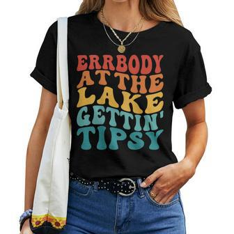 Everybody In The Lake Getting Tipsy Retro Groovy Lake Life Women T-shirt - Seseable