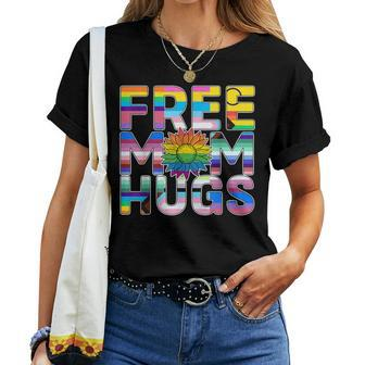 Free Mom Hugs Lgbt Pride Mom Daisy Flower Lesbian Mother Day Women T-shirt - Thegiftio UK