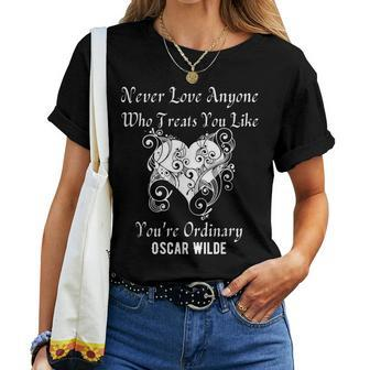 Heart Oscar Wilde Irish Poet Author Never Love Valentine Mom Women T-shirt - Monsterry