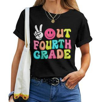 Peace Out 4Th Grade Graduation Class 2024 Last Day Of School Women T-shirt - Seseable