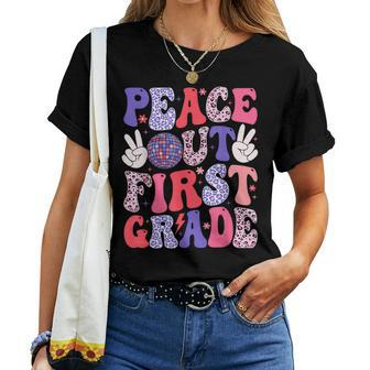 Peace Out First Grade Happy Last Day Of School Groovy Retro Women T-shirt - Seseable