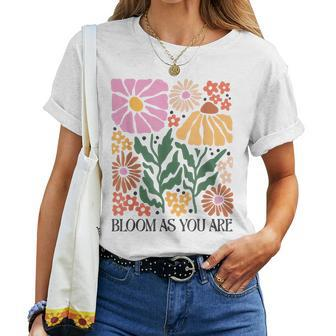 Boho Summer Flower Botanical Nature Lover Floral Wildflower Women T-shirt - Thegiftio UK