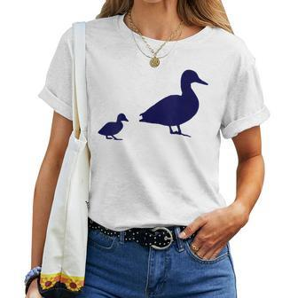 Mama Duck 1 Duckling Animal Family B Women T-shirt - Monsterry UK