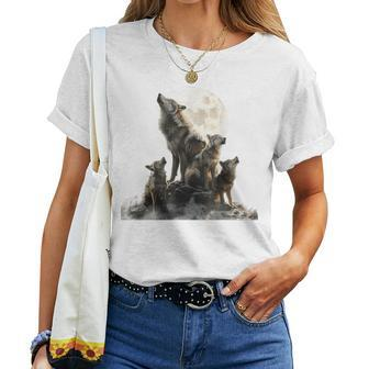 Mommy Wolf Howling At Moon Graphic Wolf Lovers Mother's Day Women T-shirt - Thegiftio UK