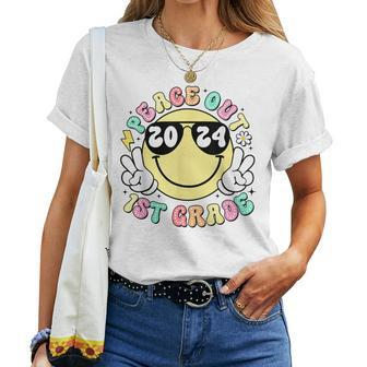 Peace Out 1St Grade Retro Smile Last Day Of School 2024 Women T-shirt - Monsterry