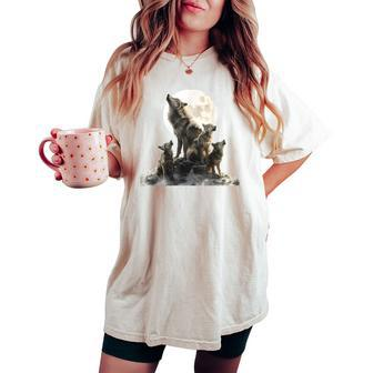 Mommy Wolf Howling At Moon Graphic Wolf Lovers Mother's Day Women's Oversized Comfort T-shirt - Thegiftio UK
