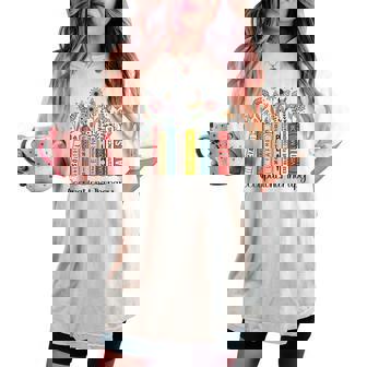 Occupational Therapy Wildflower Book Ot Therapist Assistant Women's Oversized Comfort T-shirt | Mazezy