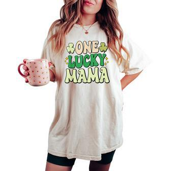 One Lucky Mama Groovy Retro Mama St Patrick's Day Women's Oversized Comfort T-shirt | Mazezy