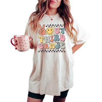 School Last Day Of 3Rd Grade Groovy Peace Out Third Grade Women's Oversized Comfort T-shirt - Monsterry