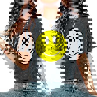 90S Rave Old Skool Smiling Face Edm Techno House Smile Women's Oversized Comfort T-Shirt - Thegiftio