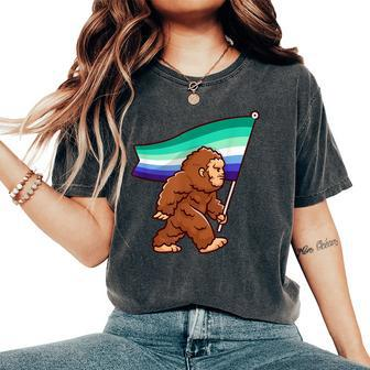 Bigfoot Gay Pride Lgbt Rainbow Mlm Flag Sasquatch Women's Oversized Comfort T-Shirt - Monsterry DE