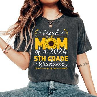 Class 2024 Graduation Proud Mom Of A 2024 5Th Grade Graduate Women's Oversized Comfort T-Shirt - Seseable