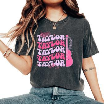 Cute Retro Taylor First Name Personalized Groovy Birthday Women's Oversized Comfort T-Shirt | Mazezy