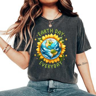 Earth Day Everyday Sunflower Environment Recycle Earth Day Women's Oversized Comfort T-Shirt | Mazezy CA