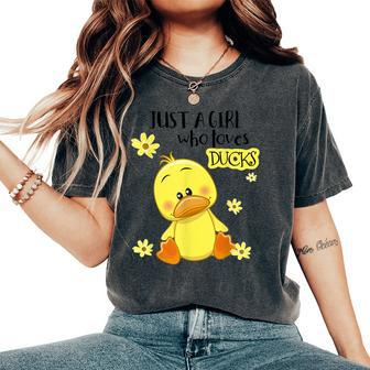 Just A Girl Who Loves Ducks Women's Oversized Comfort T-Shirt - Seseable
