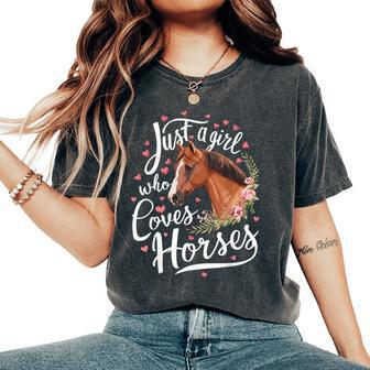Just A Girl Who Loves Horses Horse Women's Oversized Comfort T-Shirt - Seseable