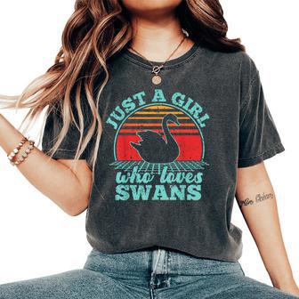 Just A Girl Who Loves Swans Retro Vintage Style Women Women's Oversized Comfort T-Shirt - Monsterry DE