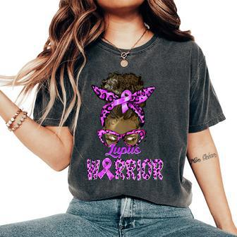 Lupus Warrior Afro Messy Bun Black Lupus Awareness Women's Oversized Comfort T-Shirt - Seseable
