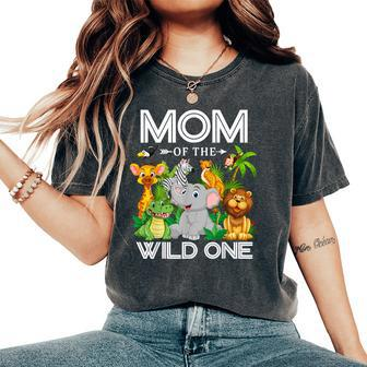 Mom Of The Wild One 1St Birthday Safari Family Matching Women's Oversized Comfort T-Shirt - Seseable