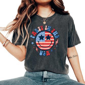 Party In The Usa Groovy Happy Face Patriotic Women's Oversized Comfort T-Shirt - Thegiftio UK