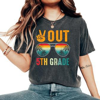 Peace Out 5Th Grade Retro Graduation Last Day Of School Women's Oversized Comfort T-Shirt | Mazezy AU
