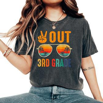 Peace Out Third 3Rd Grade Happy Last Day Of School Retro Women's Oversized Comfort T-Shirt | Mazezy CA