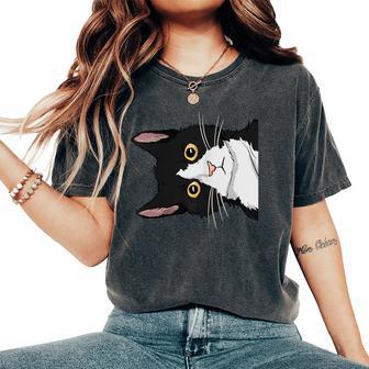 Peeking Tuxedo Cat Lady Cat Mom Cute Tuxedo Cat Women's Oversized Comfort T-Shirt - Thegiftio UK