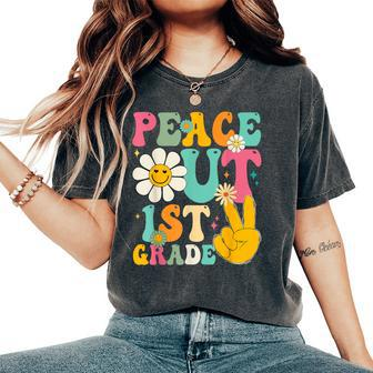 Retro Groovy Peace Out 1St Grade Primary School Graduation Women's Oversized Comfort T-Shirt - Monsterry