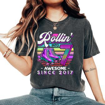 Roller Skating 7Th Birthday Girls Rollin Into 7 Awesome 2017 Women's Oversized Comfort T-Shirt | Mazezy