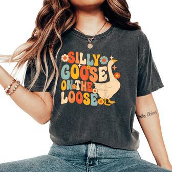 Silly Goose On The Loose Retro Groovy Women's Oversized Comfort T-Shirt - Monsterry AU