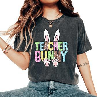 Teacher Bunny Reading Teacher Easter Spring Women's Oversized Comfort T-Shirt - Seseable