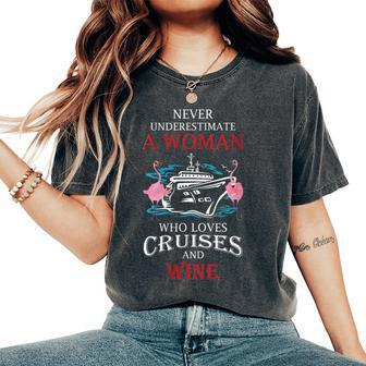 Never Underestimate A Woman Loves Cruises And Wine Flamingo Women's Oversized Comfort T-Shirt - Thegiftio UK