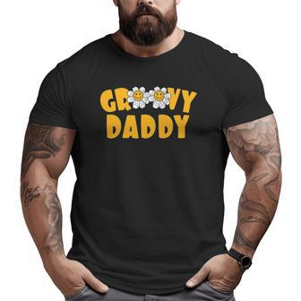 Groovy Daddy Retro Matching Family Father's Day 2022 Costume Big and Tall Men T-shirt | Mazezy