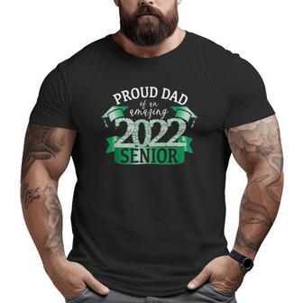 Mens Proud 2022 Senior Dad I Elegant Green Celebration Outfit Big and Tall Men T-shirt | Mazezy