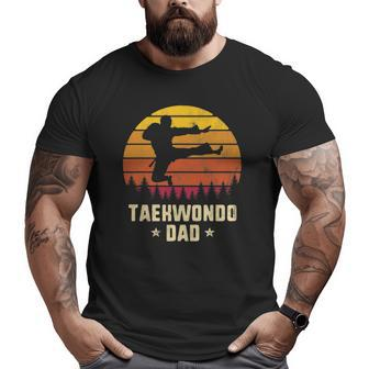 Mens Retro Vintage Taekwondo Dad Martial Art Big and Tall Men T-shirt | Mazezy