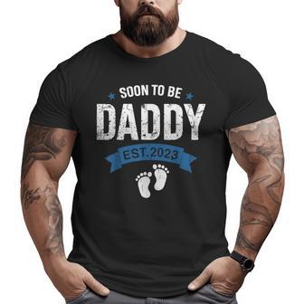 Mens Soon To Be Daddy 2023 New Dad Pregnancy Announcement Big and Tall Men T-shirt | Mazezy