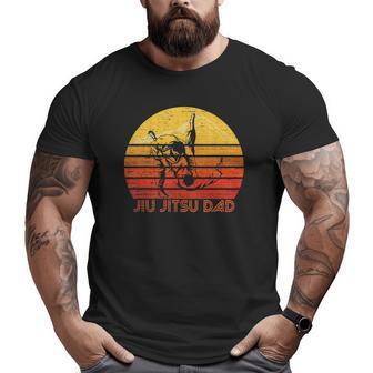 Mens Vintage Retro Proud Brazilian Jiu Jitsu Dad Silhouette Big and Tall Men T-shirt | Mazezy DE
