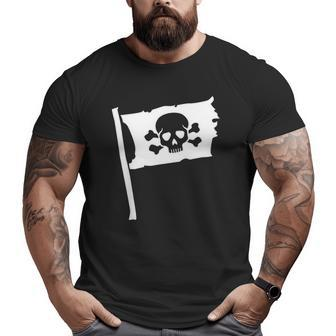 Pirate Flag Skull Crossed Bone Halloween Costume Big and Tall Men T-shirt | Mazezy